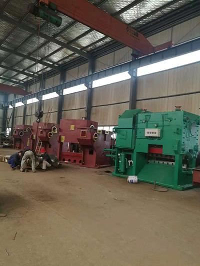 5臺850噸冷剪機工廠(chǎng)同時(shí)裝配中